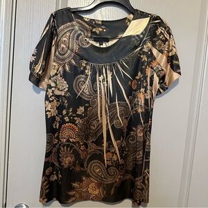 Elegant Black and Gold Paisley Women's Top Bleu Medium Y2K T shirt